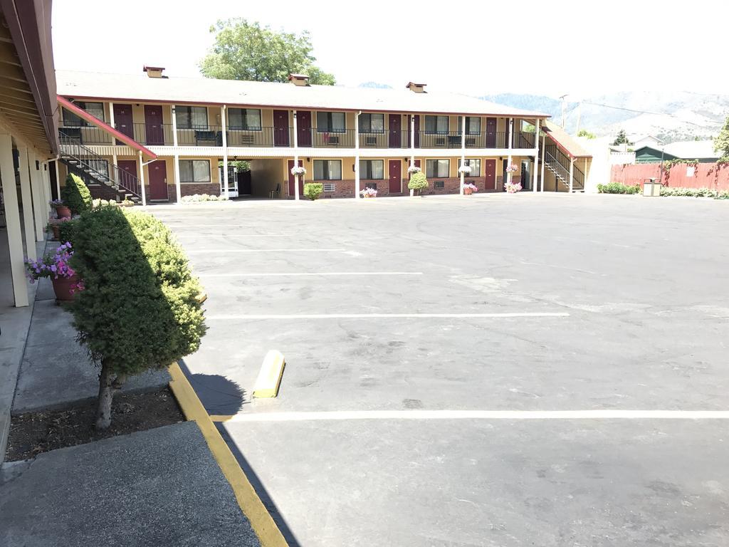Klamath Motor Lodge Yreka Dış mekan fotoğraf