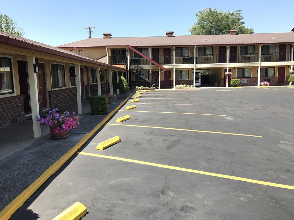 Klamath Motor Lodge Yreka Dış mekan fotoğraf