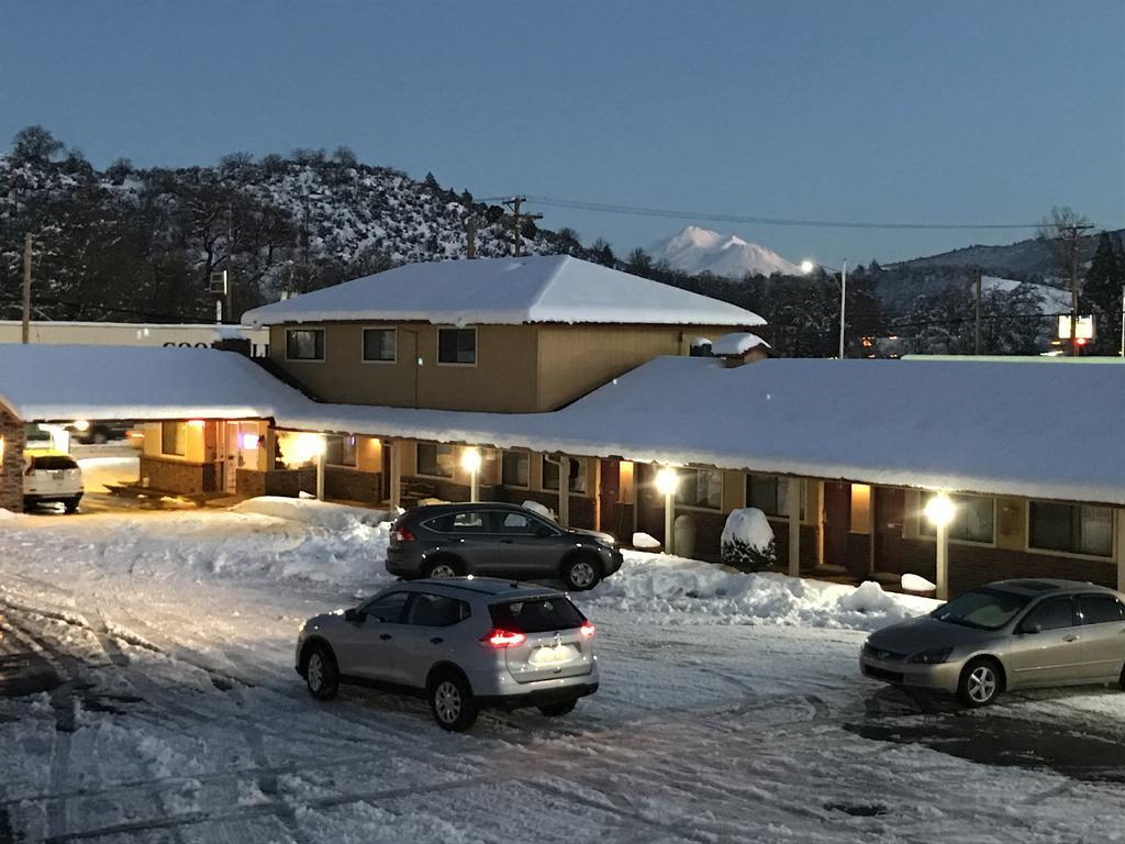Klamath Motor Lodge Yreka Dış mekan fotoğraf