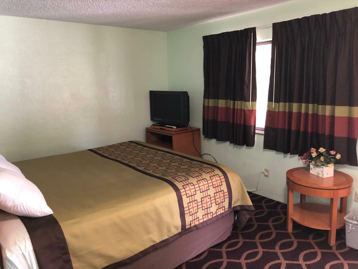 Klamath Motor Lodge Yreka Dış mekan fotoğraf